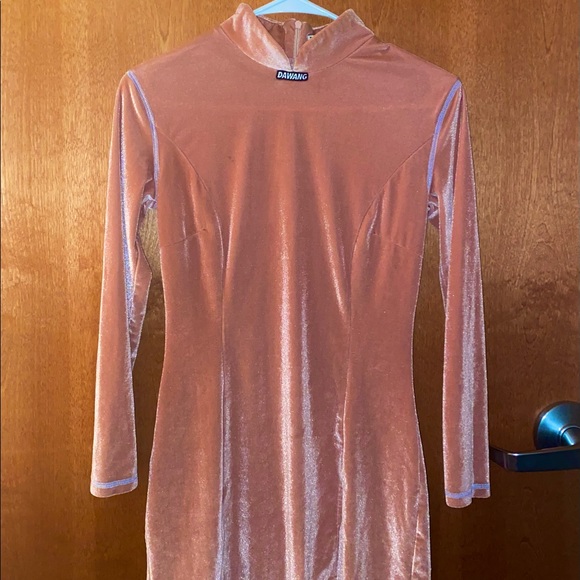 NYC Chinese Designer: DAWANG Velvet Pink Mini-dress - Picture 2 of 6
